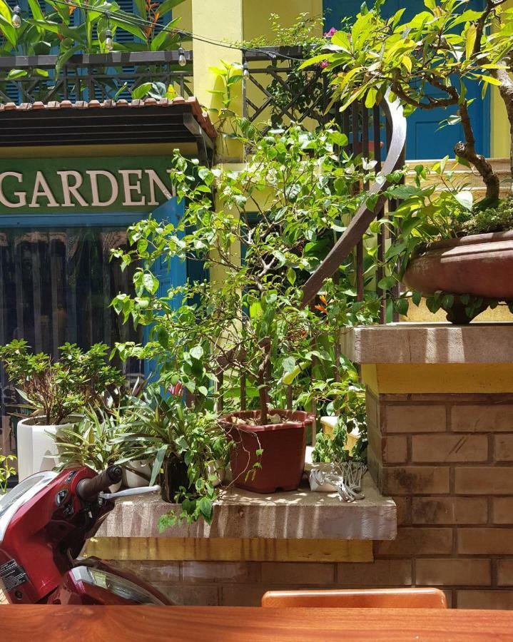 Alley Garden Homestay ハノイ市 エクステリア 写真